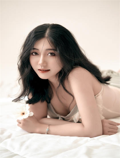 国産精品久久久久久久_妻子在厨房被三个男人欺负的后果_适合夫妻两人看的电影爱情剧